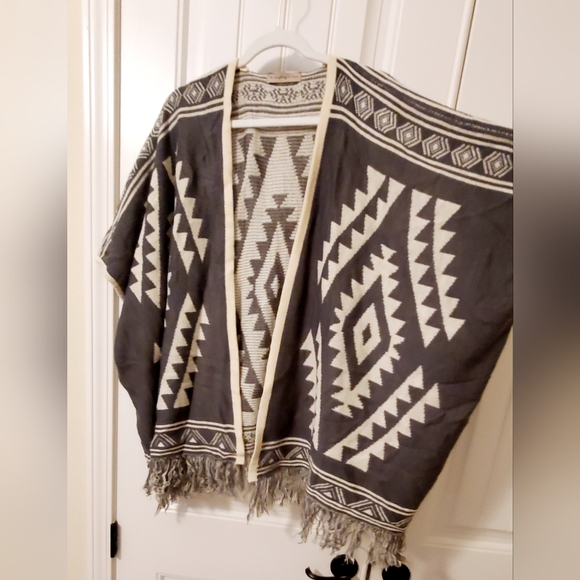 3XL Boho cardigan/kimono style sweater with Aztec print and fringe OS - Picture 1 of 5